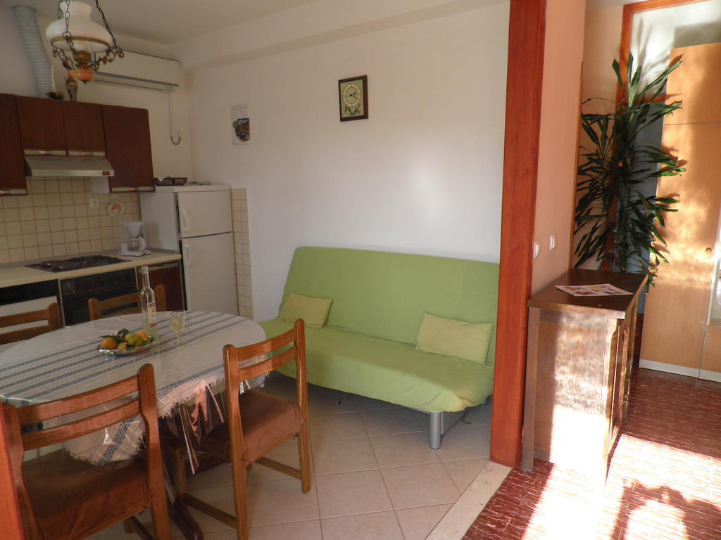 Apartments Holiday Lumbarda Cameră foto