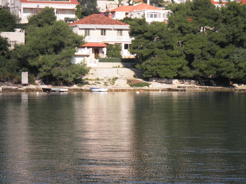 Apartments Holiday Lumbarda Exterior foto