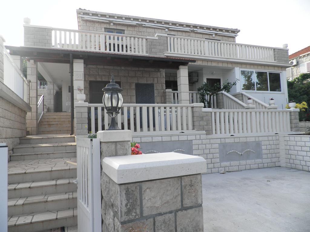Apartments Holiday Lumbarda Exterior foto
